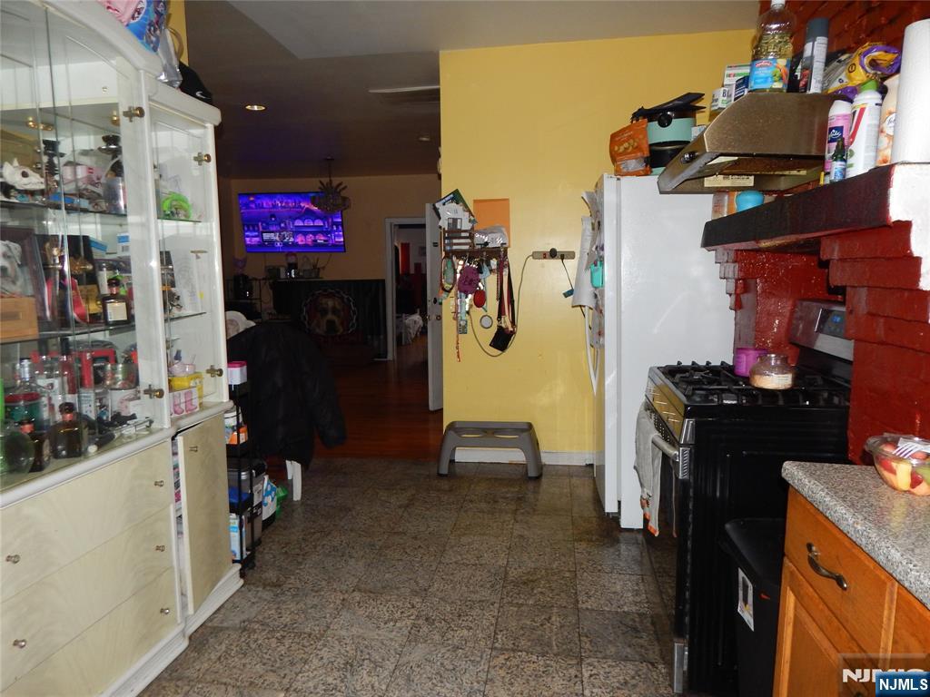Well maintained 2 family home. 2nd floor unit has 3 bedrooms, living room, kitchen and bathroom. 1st floor unit has 2 bedrooms, living/dinning room, kitchen and bathroom. Full unfinished basement. All utilities are separated. Weekend showing ONLY. NO LOCKBOX.