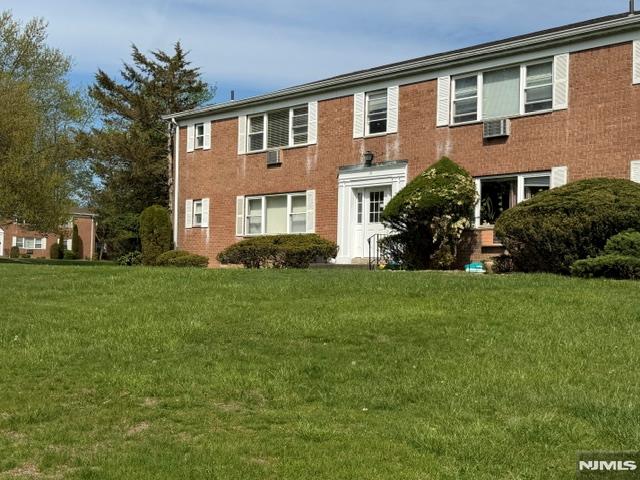 PRICED TO SELL!!! 1BR/1BA 2ND FLOOR CORNER UNIT , 2 ASSIGNED PARKING SPACES, ON PREMISE LAUNDRY, AND STORAGE. LOCATED IN DESIRABLE RIDGEMOUNT GARDENS, CONVENIENT TO TRANSPORTATION, SHOPPING, PARKS. COMMON CHARGES INCLUDES HEAT!!! UNIT BEING SOLD AS IS.