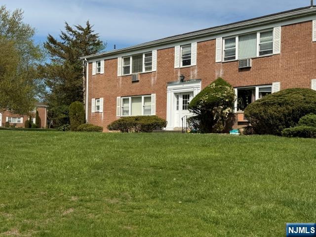 PRICED TO SELL!!! 1BR/1BA 2ND FLOOR CORNER UNIT , 2 ASSIGNED PARKING SPACES, ON PREMISE LAUNDRY, AND STORAGE. LOCATED IN DESIRABLE RIDGEMOUNT GARDENS, CONVENIENT TO TRANSPORTATION, SHOPPING, PARKS. COMMON CHARGES INCLUDES HEAT!!! UNIT BEING SOLD AS IS.
