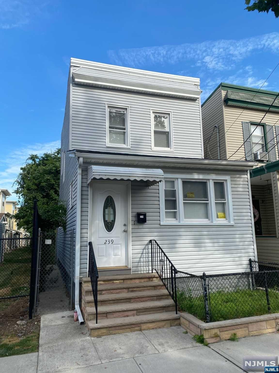 Beautifully renovated one family home right next to Lincoln Park. This two bedroom home features brand new kitchen with stainless steel, energy efficient appliances. Very spacious sunroom, living room and dining room with an open floor plan throughout. Washer/ Dryer hook ups in the basement. Large back yard with plenty of space. Close to schools, major transportation, parks and houses of worship.