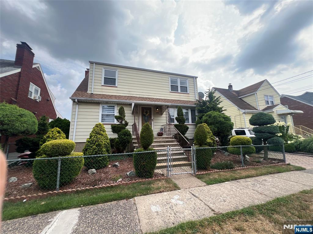 This clean and move-in ready second-floor unit in Garfield features hardwood flooring throughout and generous closet space. The apartment includes a refrigerator in as-is condition, and tenants are responsible for gas and electric utilities. Please note that there is no parking, no washer/dryer hookups, and no pets allowed. Tenants are also responsible for snow removal and garbage disposal.