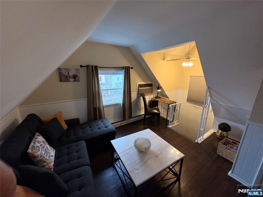 Available for immediate occupancy, this bright and airy 1-bedroom apartment is located on the third floor of a walk-up multi-family home. The unit offers a comfortable living space. Street parking is available, and tenants will be required to obtain a residential parking permit from the city. Please note that there is no laundry on the premises. The landlord pays for water, while all other utilities are the responsibility of the tenant. No pets permitted. A security deposit equal to 1.5 months' rent and a broker's fee of one month's rent are required. An application and credit check are also required.