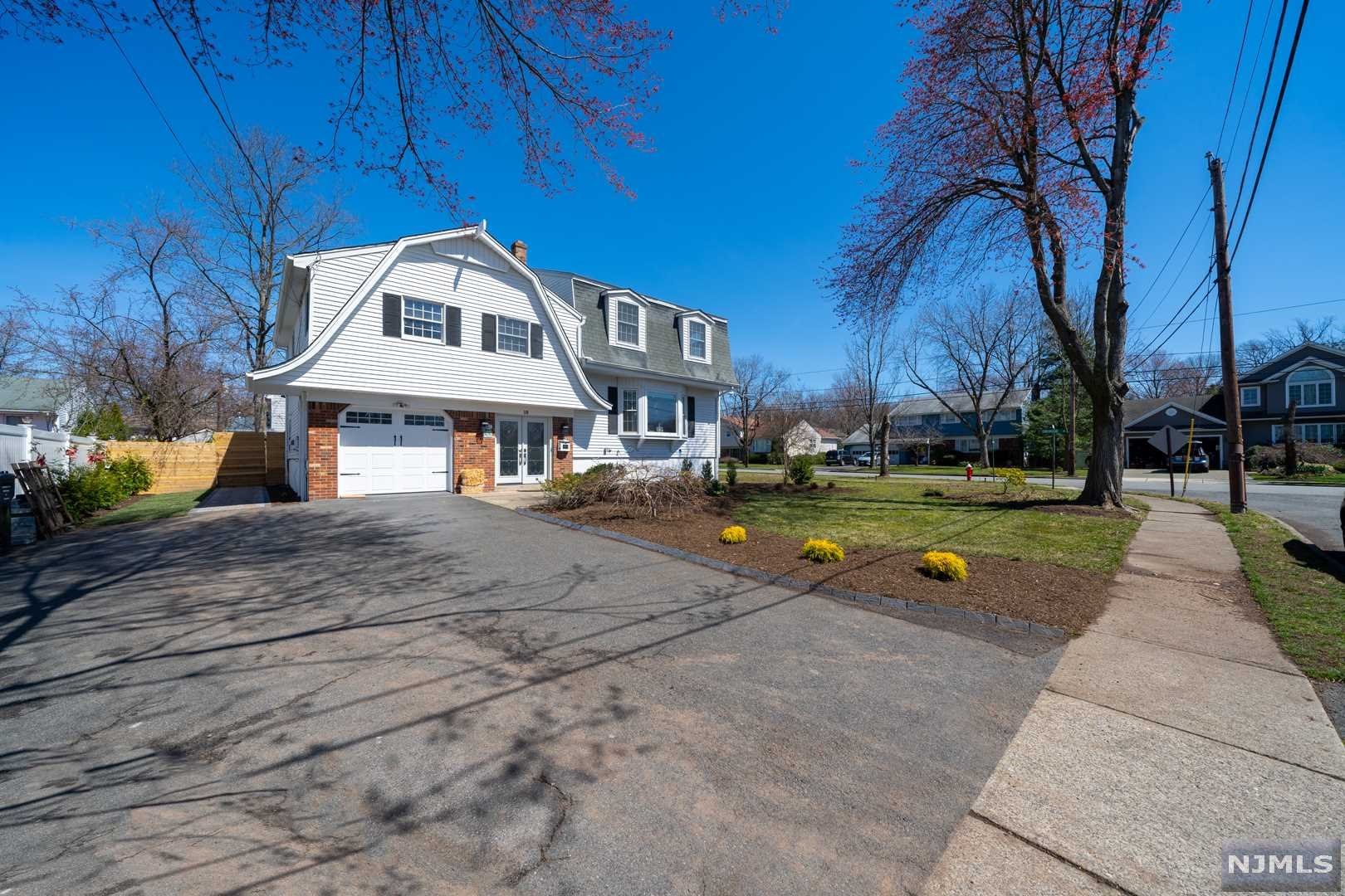 Your search is finally over! Totally renovated 2,532 SF 4 bedroom 2.5 bath 1 car garage cul-de-sac location ready to be called home. New kitchen, baths, hw floors, lighting, appliances, HVAC, pavers, fence, and much more. Amazing master bathroom w/ oversized rain shower stall and soaking tub. Tons of custom work throughout. TAXES ONLY $9920!!!