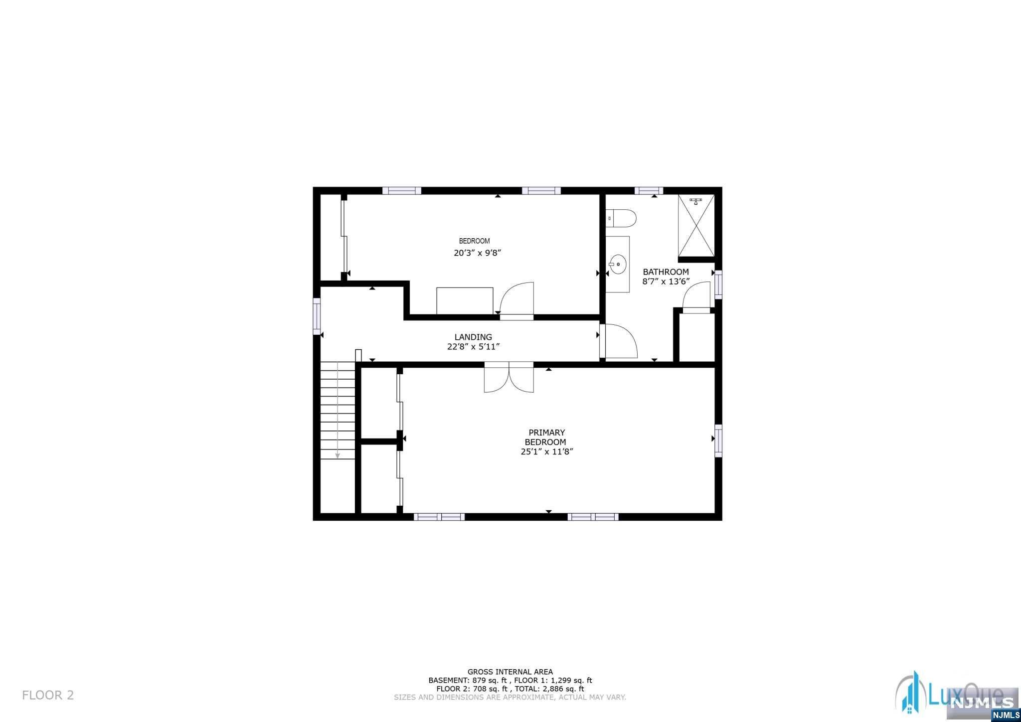 Main image without alt text