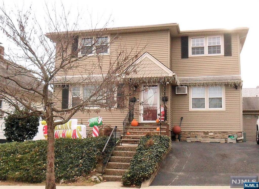 Move right into this lovely second floor apartment. This apartment features Eat in Kitchen, large living room 2 bedrooms and full bath. Close to shopping, transportation and schools.