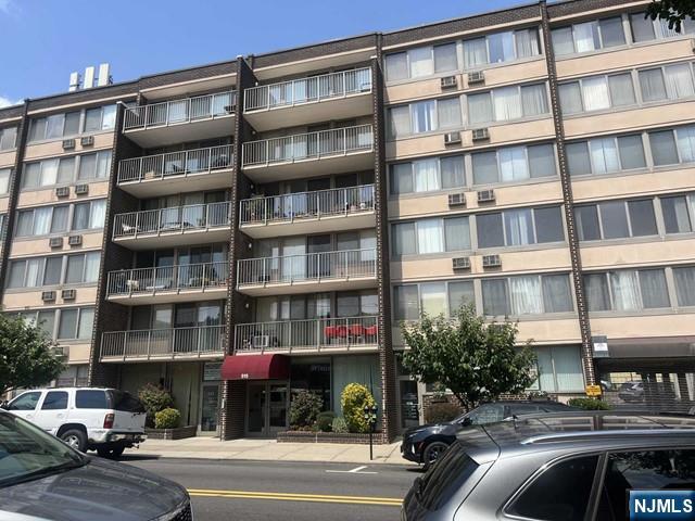 Top floor unit with a terrace and a NYC view. Large living room, dining area, kitchen, bedroom and full bath. Plenty of closets, laundry on site and elevator. Heat and hot water are included. Walking distance to NYC transportation and shopping.