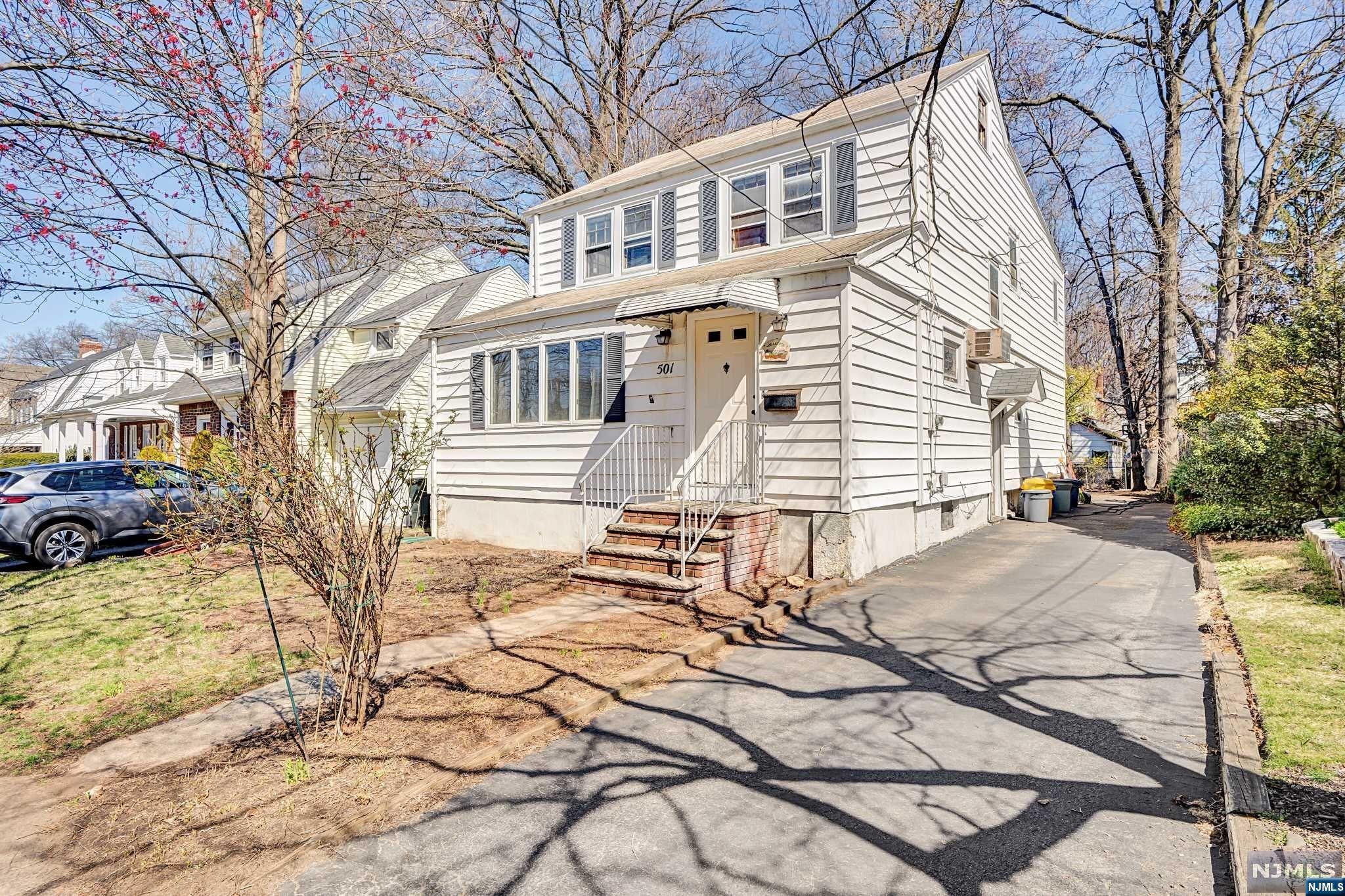 EXPANDED COLONIAL IN PRIME TEANECK LOCATION. THE FIRST FLOOR FEATURES AN ENTRY HALL, DEN, LIVING ROOM, DINING ROOM, KITCHEM, BEDROOM W/PRIVATE ENTRANCE AND EN SUITE BATHROOM. THE SECOND LEVEL FEATURES A MASTER BEDROOM SUITE WITH A MASTER BATHROOM, 3 ADDITIONAL BEDROOMS AND AN ADDITIONAL FULL BATH. THE HOME ALSO FEATURES A WALK-UP ATTIC AND BASEMENT FOR EXTRA STORAGE. CLOSE PROXIMITY TO MULTIPLE HOUSE OF WORSHIP, TRANSPORTATION, PARKS AND SHOPPING.