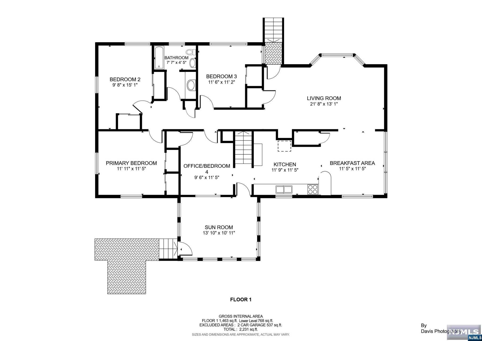 Main image without alt text