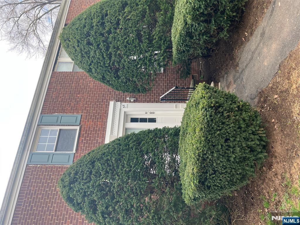 Renovated First floor unit . 2 bedrooms, full bath, kitchen, living room/ Dinning room . one free parking space . $50.00 for additional parking space. Close to bus stop, shopping and schools. Close to Garden state Parkway. Vacant and easy to show.