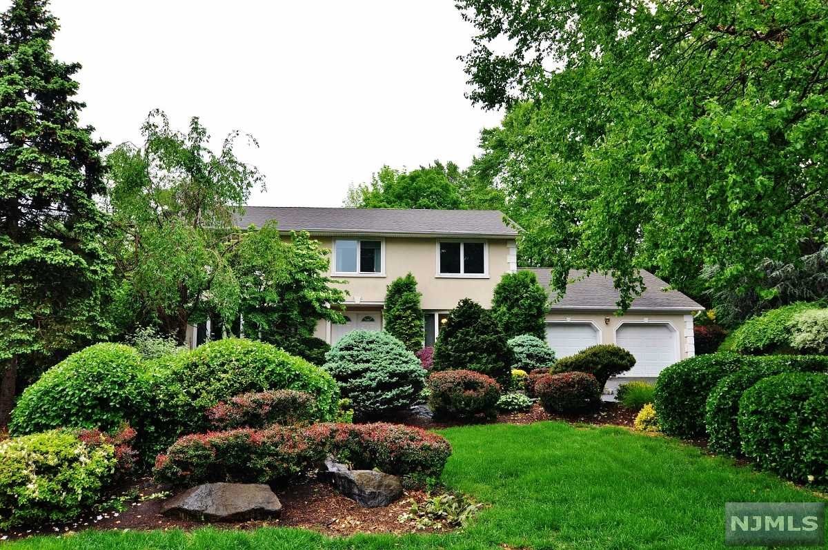 Location. Location. Location! AN IMMACULATE Large 5BR COLONIAL, SITUATED ON OVER 3/4 of AN ACRE IN A CUL-DE-SAC WITH PICTURESQUE SETTING on sought after WEST HILL. This home is made for entertaining! With views of NYC skyline this expansive home has space for everyone! Exceptional landscaping make it the prettiest home on the street. ITS the perfect summertime oasis with In Ground Pool & complete privacy! Formal Living & Family Rooms open to each other & flow onto the gorgeous covered deck, complete with recessed lighting and ceiling fan & view of the whole valley. Eat-in Kitchen has granite, stainless & peninsula. 1st Flr BR & Full bath ideal for guests. Upstairs Offers GIANT Primary Suite w/Lux full bath, 3 closets & view of NYC! Fully finished basement has Rec Rm, separate office/possible 6th BR and a full Bath. So much more. Do NOT miss this gorgeous West Hill property, Greenbelt walking path to Demarest Farms. There's nothing else like this stunning home on the market!