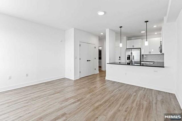 520 Views offers independent apartment living for everyone's unique style and taste with a variety of over 10 layouts that explore different views and sizes ranging from 650 to almost 1300 square feet of living space. The apartment interiors are graced with sublime finishes featuring large energy efficient windows that invite beaming natural light and extraordinary views. All the units have a modern open concept design with opulent spaces, gigantic closets, and washer and dryers. All kitchens come fully stocked with stainless steel appliances including double door refrigerators, contemporary white cabinetry, under-mount sinks, quartz countertops and subway tile backsplashes. The amenity package which includes a saltwater swimming pool, a hot tub, al fresco social space with BBQ grill areas and a fire pit. A meticulously sanitized state of the art fitness center with locker storage and yoga room. Pet Friendly! Unpack your bags & move right in!
