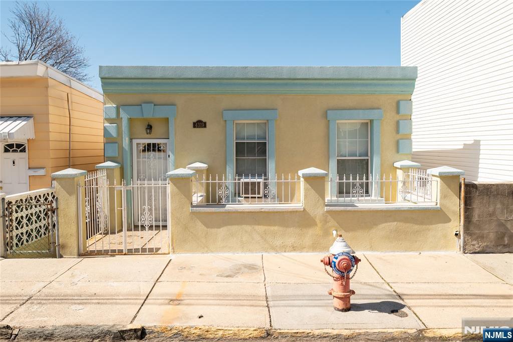 Charming one-family home with 3 bedrooms, 2 bathrooms, and a lovely backyard, priced at $469,900! This home offers a perfect blend of cozy comfort, desirable location with buses into Manhattan and Lincoln Tunnel minutes away, and outdoor enjoyment. Why settle for a condo with all the HOA rules and lack of privacy. Don't miss the chance to make it yours!