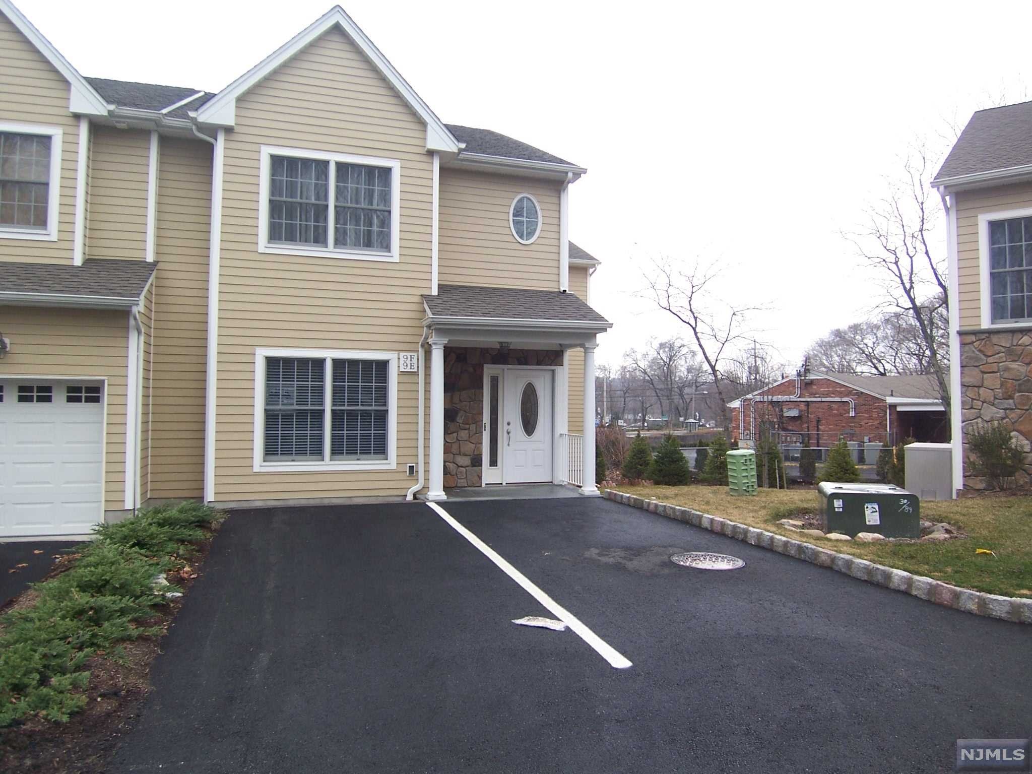 Charlestowne Court condo in downtown Montvale. One block to town center and NY transportation by rail or bus. Granite kitchen w/ss appliances. Beautiful hardwood floors in living room, dining area and 1st floor bedroom. very spacious light and bright. One assigned parking space plus visitor parking. large 1st floor end unit with approx 1900 total sq feet of living space including lower level.