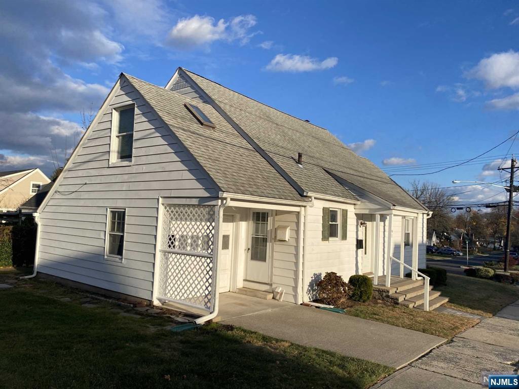 Single Family located on a dead end st, move in ready. This 3BR (possible 4) has a large open concept FDR and LR w/FP, newly renovated kitchen, renovated FB, and a 1st floor BR. Upstairs has a huge MB, FB, 3rd small BR, lots of storage space. Partially finished basement and W/D laundry room. Attached 1 car garage. Potential to expand. Located in a beautiful neighborhood, a block away from top-notch elementary/middle school and a short distance from charming downtown Maywood, public transportation to NYC (train/bus 162/163 to NYC), major hospitals, shopping and highways.
