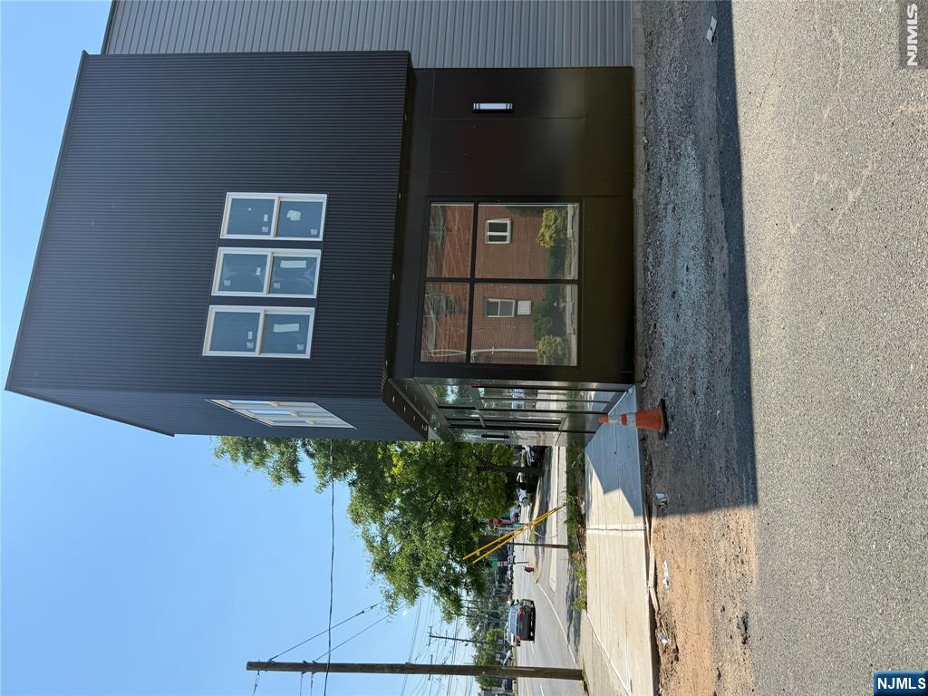 Prime Commercial Storefront Rental Opportunity on Washington Ave, Bergenfield! Approx. 800 Sq Ft | Brand New Construction | Prime Location Bring your vision to life in this brand-new commercial space located on highly desirable Washington Ave in Bergenfield. Featuring approximately 800 square feet of open space, this versatile unit offers the perfect empty canvas for retail, office, boutique, studio, salon, or professional use. - Brand New Construction - Prime High-Visibility Location - Open & Flexible Layout - Private Bathroom Included - Additional Storage Space - Modern Design & Finishes - Excellent Accessibility & Exposure Perfect opportunity for businesses looking to customize their space in a thriving location with steady foot and vehicle traffic.