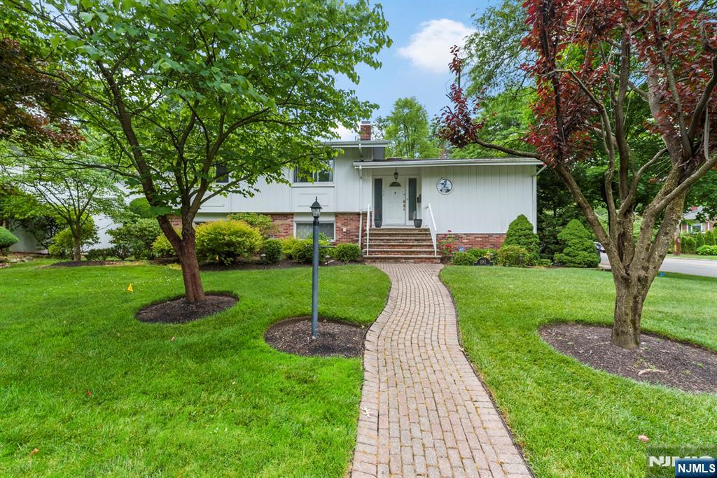 Welcome to 192 Jenkins Drive, a beautifully updated 4-bedroom, 3-bathroom residence located in the highly desirable borough of Englewood Cliffs, NJ. This 2,388 square-foot, single-family home perfectly blends comfortable living with an ideal location, offering an exceptional lifestyle for any buyer. Large, beautifully maintained backyard is perfect for relaxing and/or entertaining. Highly convenient location makes this a commuterâ€™s dream.