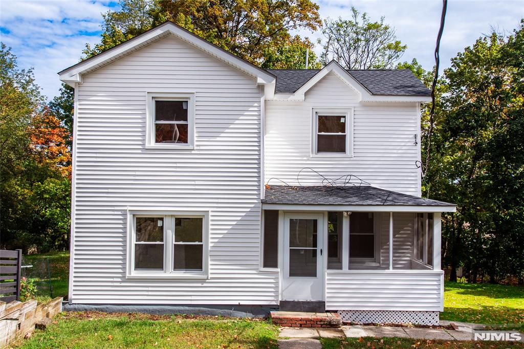 Step into this charming, fully renovated colonial home that blends classic style with modern updates. With 3 spacious bedrooms and 2 full bathrooms, this home is perfect for comfortable living. The open-concept living room, dining room, and kitchen provide a perfect flow for gatherings and entertaining.The kitchen BOAsts modern, high-end stainless steel appliances and sleek finishes, offering both functionality and style. All systems in the home have been updated, including central air and forced hot air heating, ensuring comfort year-round.The finished basement offers additional living space, ideal for a home office, gym, or cozy entertainment area.Located in a peaceful neighborhood, this home is just minutes away from beautiful parks, making it ideal for outdoor enthusiasts. It's a true gem, where everything is brand new, and you can move right in and enjoy!