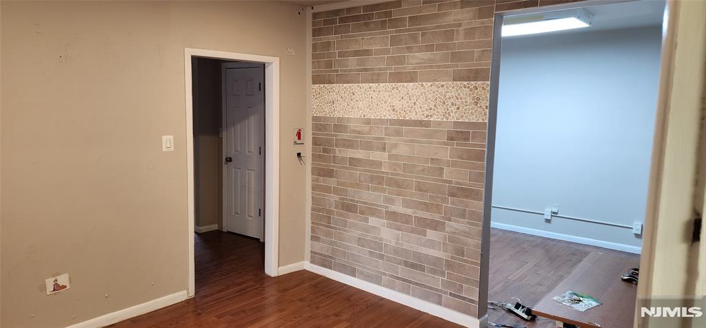Good location for Acupuncture, Physical therapy, Herb therapy or office unit. 1,300 sq.ft. Busy and Heavy traffic, Tenant is responsible for own electricity, 16% of snow removal, Tax and other expenses are included, Separate utility, No food business. Currently doing as learning center.