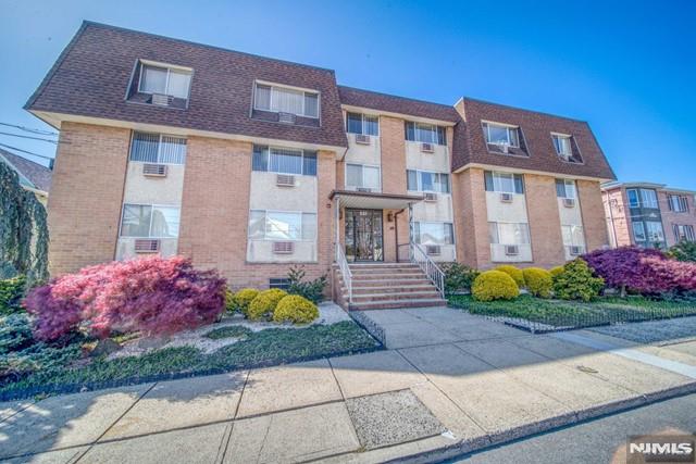 Very spacious renovated one bedroom unit. Top floor!! Hardwood floors throughout in the unit. Modern kitchen with quartz countertop, white cabinets. Stainless steel appliances. One parking space, heat, water, hot water and one storage are all included in rent!!!! Only few minutes walk to NYC express bus stop. 5 min drive to GWB. No pets. No Smoking. Credit check. Please text me.