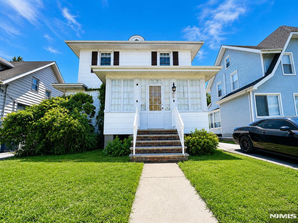 Welcome to 103 Smallwood Ave, Belleville! This 3-bedroom single-family home is full of potential and ready for its next chapter. Whether you're a first-time buyer, someone looking to create their dream home, or a homeowner seeking the opportunity to build equity, this property offers a great foundation to make it your own. Conveniently located near shopping, dining, parks, schools, major highways, and public transportation. With a little vision and updating, this home can truly shine!