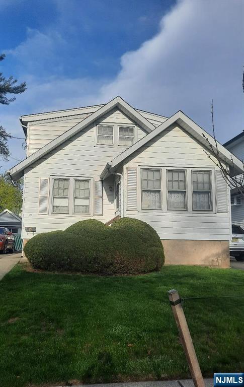 Nice 2nd Floor Apartment Features Living/Dining Room Combo, Nice Size KItchen, Bedroom With Double Closets, Full Bath & Hallway Linen Closet & Storage Area. Brand New Carpets In The Living/Dining Rm & Bedroom & Freshly Painted. No Pets or Smoking Allowed. NTN Report, Credit Report, Income Verification & Interview Required.