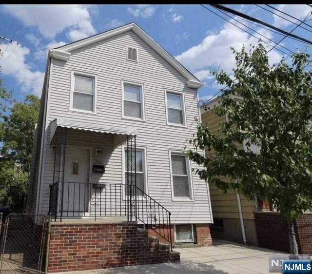 Welcome home to freshly painted 2nd floor unit featuring a spacious eat in kitchen, living room, and bedroom. Shared backyard use. Sorry, no laundry, no pets, no smoking. Close to transportation to NYC transportation via Harrison Path, shopping and more.