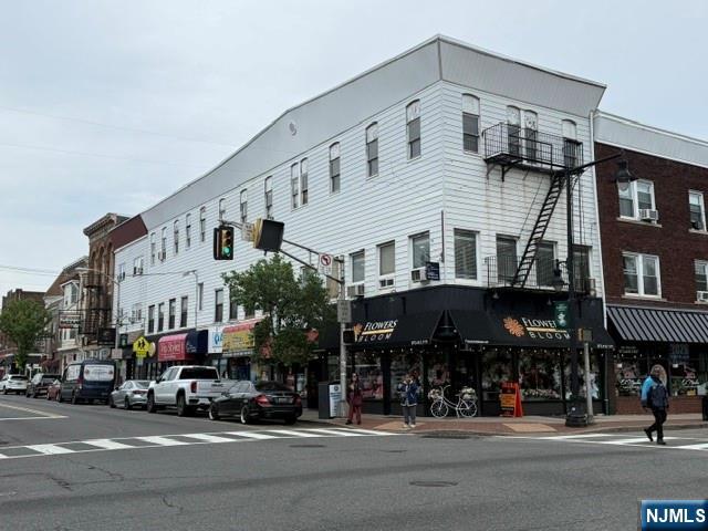 Prime Office Space in Harrison! Professional Building with Street Level Retail Stores and Private Business & Medical Offices on 2nd & 3rd Floors. 2nd Floor Office with Approximately 430sf Including a Conference Room, Private Office and Private Bath Room. Owner Provides Heat, Tenant Responsible for Electric. 1.5 Month Security. Great Location with Close Proximity to NYC, PATH Train, Route 21 & 280, Garden State Parkway and NJ Turnpike.