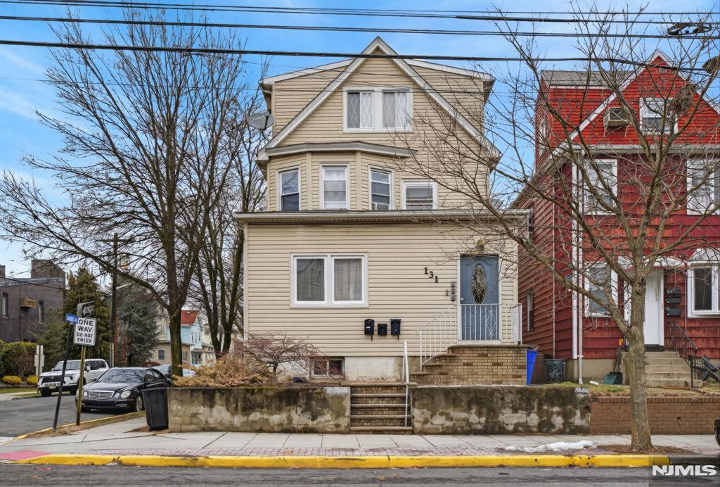 Excellent Commuter Location! Be the first to enjoy this beautifully remodeled second-floor apartment. Features include a brand-new eat-in kitchen with pantry, living room, two bedrooms including a walk-in closet, in-unit laundry, and central air conditioning. Ideally situated within walking distance to NYC bus service and just minutes from shopping, schools, and major highways. Landlord Requirements: Completed rental application, credit check, and proof of income/ability to pay required.