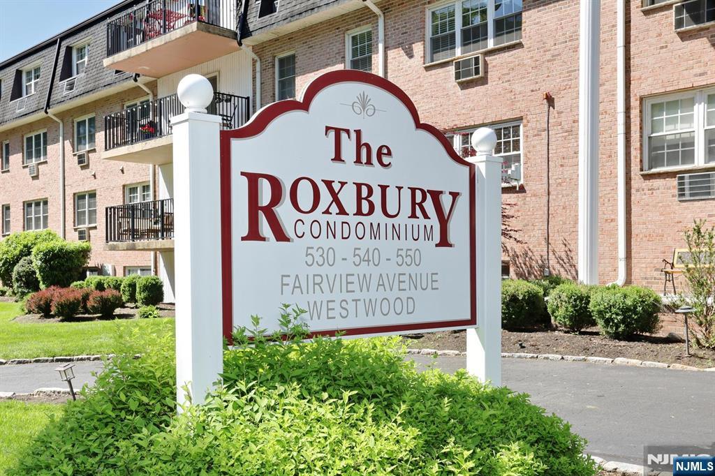 NEWLY RENOVATED MUST SEE!!! Third Floor Corner Unit in the desirable Roxbury. Quiet private setting with Great Amenities; Pool, Pickleball/Tennis court, Fitness Center, Coin Laundry on floor. All New Designer Lighting throughout. CLOSETS GALORE!! New easy care VPL Flooring throughout. Beautiful Contemporary Cabinets, tile and countertops in Kitchen and Bathroom. Three zone heat, New HW heater. 5 x 10" Storage available for $250.00 a year. Garage available for rent $60.00 a month through Taylor Mgt. Perfectly located to Westwood's Downtown offering; Mass Transit, shopping, upscale dining, Trader Joe's and many Salons, Coffee shops, Brewery and so much more! Summer concerts at the Gazebo. Everything you need is just minutes away. Purchase now and enjoy the POOL for the summer.