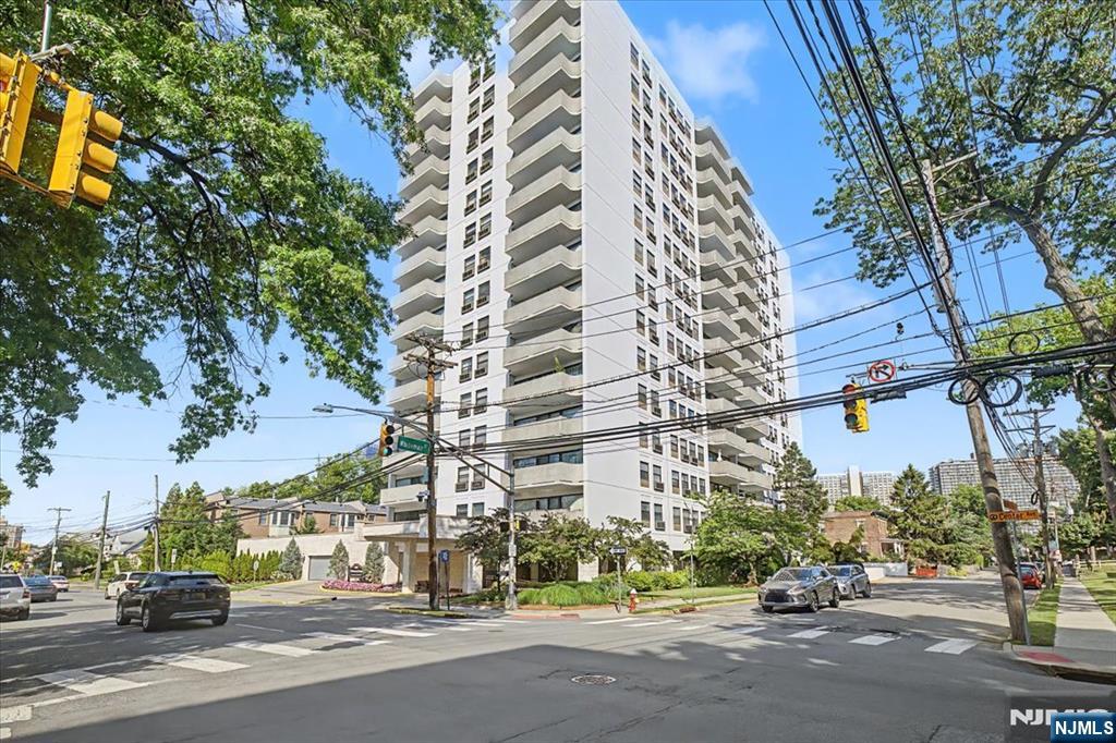 WELCOME TO 1A AT THE WHITEMAN HOUSE IN FORT LEE! THIS IS A BRIGHT AND WELL MAINTAINED UNIT FEATURING YOUR OWN LARGE PRIVATE BALCONY WITH WONDERFUL FORT LEE VIEWS. OWNER DID A COMPLETE RENOVATION UPON MOVING IN AS FOLLOWS: REMOVED TEXTURED CEILING THROUGHOUT AND INSTALLED NEW SMOOTH CEILING FINISH ; INSTALLED NEW CHERRY WOOD ENGINEERED HARDWARD FLOORING THROUGHOUT; REPLACED AND INSTALLED BRAND NEW WINDOWS THROUGHOUT; REPLACED VANITY AND COUNTERTOPS IN BOTH BATHROOMS; INSTALLED NEW TILE IN BOTH BATHROOMS; SANDED AND RE STAINED KITCHEN CABINETS; NEW FRIDGE, NEW STOVE AND MICROWAVE AND NEW DISHWASHER. ENTIRE CONDO WAS RECENTLY FRESHLY PAINTED IN DOVE WHITE. LIVING ROOM AIR CON/HEAT UNIT REPLACED WITH NEW; NEW THERMOSTATS INSTALLED TO ENABLE THE WALL UNITS TO FUNCTION AS CENTRAL AIR CON AND HEAT. THIE NICELY SIZED 863 SQ FT ONE BEDROOM UNIT HAS LOTS OF NATURAL LIGHT WITH A LARGE BALCONY FACING THE FRONT OF THE BUILDING . ALL GENEROUSLY SIZED ROOMS IN ADDITION TO THE LARGE BALCONY. PARKING SPOT IS ONLY $35 / MONTH. LAUNDRY IS ON THE FLOOR AND ON EACH FLOOR OF THE BUILDING. NEW EXERCISE ROOM FOR RESIDENTS; 24 HOUR DOOR MAN. CENTRALLY LOCATED CLOSE TO SHOPS, GREAT RESTAURANTS, BUSSES TO NYC, PLACES OF WORSHIP. SUPER EASY COMMUTE TO NYC AND ALL THAT MANHATTAN HAS TO OFFER! COME MAKE IT YOURS!