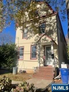 Nice corner property, 2 car garage nice size backyard, 2nd floor has two large bonus rooms.