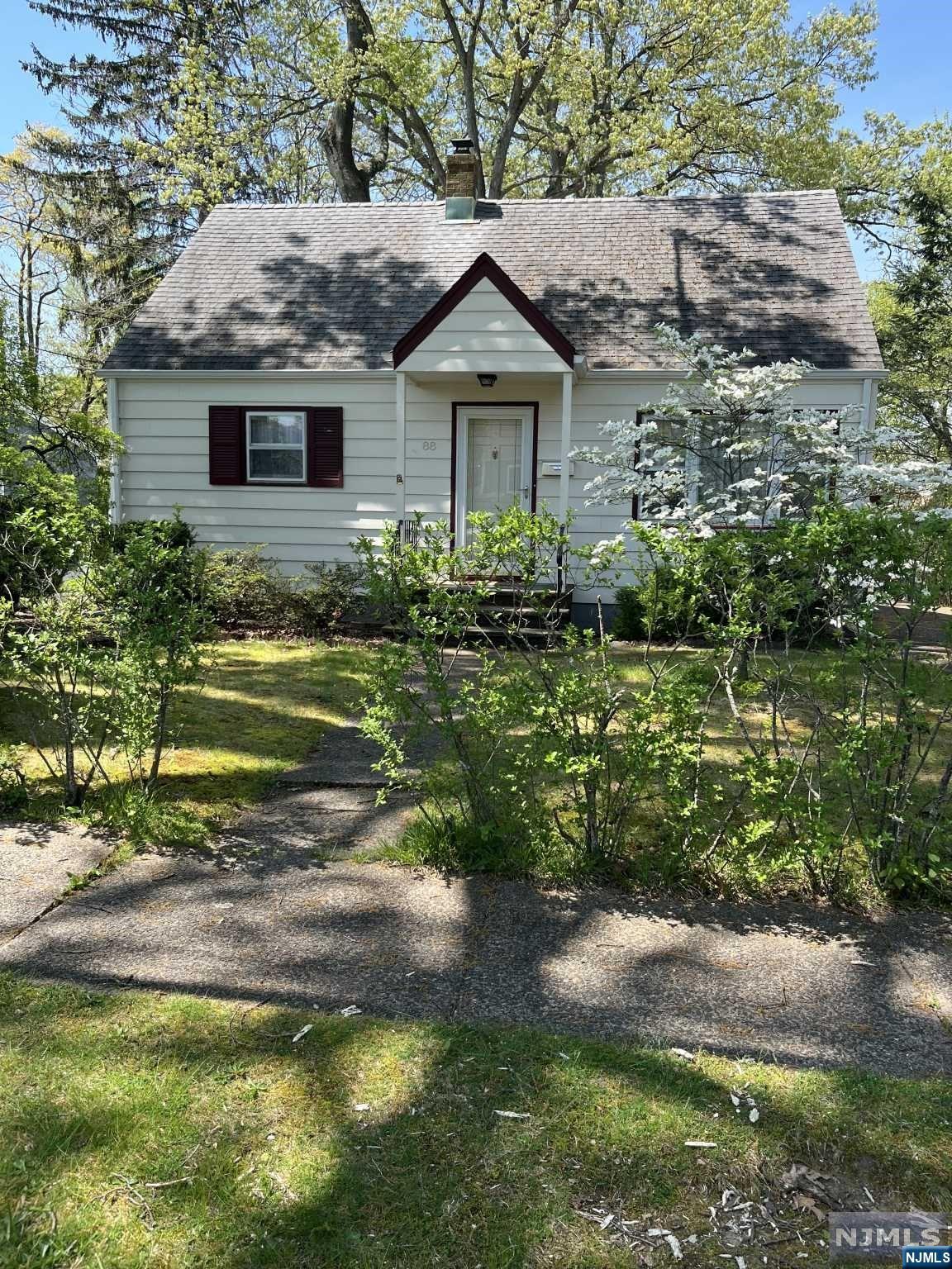 COME SEE THIS CAPE COD HOME AT THE END OF A QUIET DEAD END STREET. THE HOME NEEDS UPDATING, BUT THE BONES ARE GOOD AND WILL SHINE WITH YOUR DECORATING IDEAS. THE LIVING ROOM AND TWO DOWNSTAIRS BEDROOMS HAVE HARDWOOD FLOORING. THE UPSTAIRS FEATURES ROOM FOR A HOME OFFICE AS WELL AS A THIRD BEDROOM. THE NEIGHBORHOOD IS WONDERFUL AND YOU ARE CLOSE TO THE GLEN ROCK BORDER AS WELL AS THE ROUTE 208 CORRIDOR. THIS IS A GREAT HOME AT A GREAT PRICE!