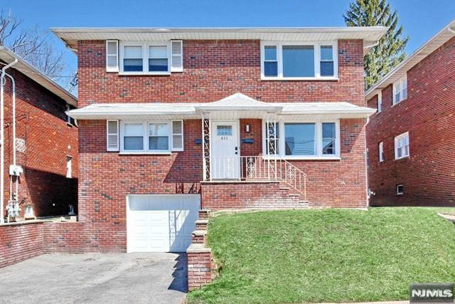 UPDATED AND BRIGHT 3-BEDROOM APARTMENT IN THE HEART OF LYNDHURST. LARGE LIVING ROOM/DINING ROOM WITH A RECENTLY UPDATED EAT-IN KITCHEN. 3 GENEROUS-SIZED BEDROOMS WITH PLENTY OF CLOSET SPACE, A NEWER FULL CERAMIC TILE BATHROOM AND HARDWOOD FLOORS THROUGHOUT. THIS APARTMENT PROVIDES PLENTY OF NATURAL LIGHT, IS VERY SPACIOUS, C/A/C, LAUNDRY IN THE BASEMENT, AND HAS PARKING FOR 1 CAR. THE LANDLORD PROVIDES WASHER/DRYER AND WATER. PARKING FOR 1 CAR AND HOME IS LOCATED CLOSE TO SHOPPING AND TRANSPORTATION.
