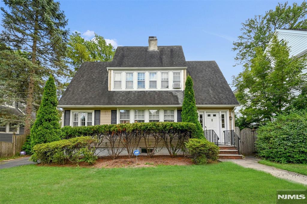 Great West Englewood rental available, large living room, formal dining room, beautiful family room. Very spacious master with full bath. Lovely yard . Close to all Credit check req'd . Tenant responsible for lawncare,water,pseg,garbage, and snow removal.