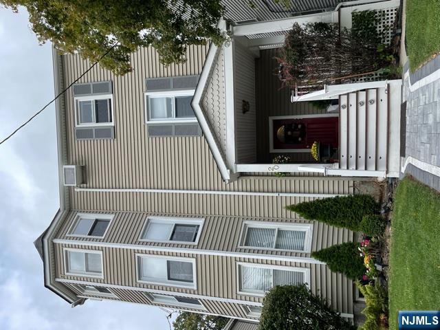 LL pays realtor fee!! Great Location! Gorgeous freshly painted 1st floor unit with private entry door in a legal 3-family home. Steps to Verona public library, Bloomfield Ave. shops, restaurants, NYC bus stops, and the famous Verona park. Top rated Verona schools. Refinished hardwood floor, S/S kitchen appliances and granite counter tops. Deep and fenced backyard with patio. Share coin-operate W/D in basement. Storage space in the basement. The unit has own gas and electric meters. LL pays for old & hot water. REQ; NTN Credit/Background check and income verification. Tenant must carry tenant's insurance and provide owner with a copy of policy. No smoking, no pets. On street or lot parking with town permit.