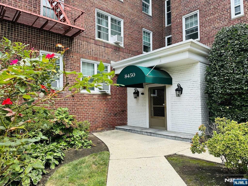 Fabulous, Top Floor (5th), H-Line, One-Bedroom Apartment on Desirable Boulevard East with Panoramic Views of the NYC Skyline and Hudson River! Welcome to Woodcliff Gardens, a Pet Friendly Co-Op Situated on the Hudson Palisades just Steps from James J Braddock County Park! This Apartment Offers the Largest and Most Versatile One-Bedroom Floorplan. Featuring: Renovated Kitchen and Bath, Spacious Dining Room with Gleaming Hardwood Floors, French Doors into Bright Living Room, Large Bedroom and Tons of Closet Storage. Move in Ready! Amenities Include: Outdoor Pool, Jacuzzi, Kiddy Pool, Gym, Library, Bike Room, Community Room, and Laundry Facilities. NYC Transportation at your Doorstep! Maintenance Includes Common Amenities, Superintendent, Real Estate Taxes, Heat, Hot/Cold Water, and Sewer.