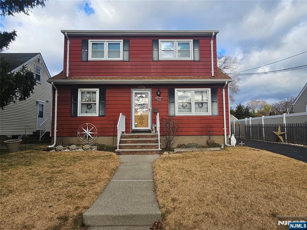 This second floor apartment has 1 bedroom, 1 full bathroom with an office, kitchen and living area. It is the perfect size if you are just getting started, need a smaller space or looking to downsize. It is located in beautiful Saddle Brook near transportation, major highways, parks, and shopping.