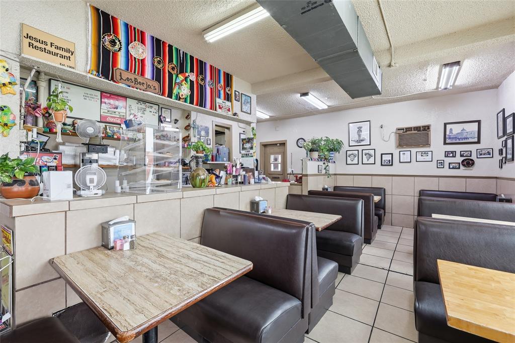Do not inquire information or approach employees during business hours and no showings without appointments. This property is being sold as an assemblage it includes restaurant at 810 S Main St, 109 W Leuda is back parking lot 115 W Leuda and 117 W Leuda are all included
Showings by appointment only through listing broker.