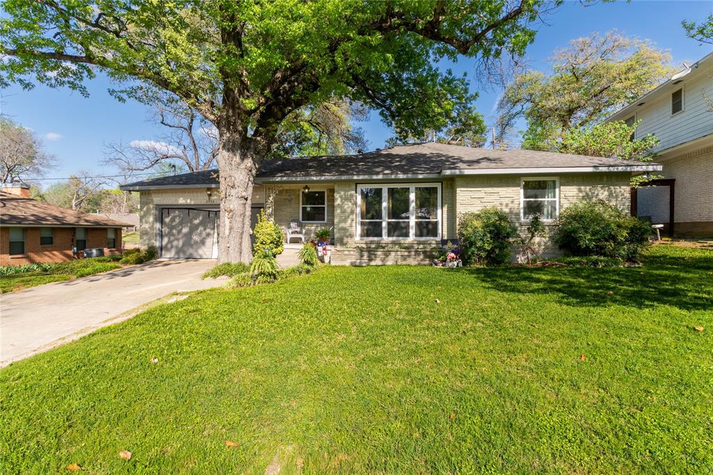 Welcome to this charming Dallas gem! This 3-bedroom, 2-bath single-story home offers a functional layout, spacious living area, and an inviting eat-in kitchen filled with natural light. Sitting on a generous lot with an attached garage, this home is perfectly located just minutes from Downtown, major highways, dining, and entertainment. Ideal for homeowners or investors looking for convenience, comfort, and value—don’t miss this opportunity! Owner Financing available!