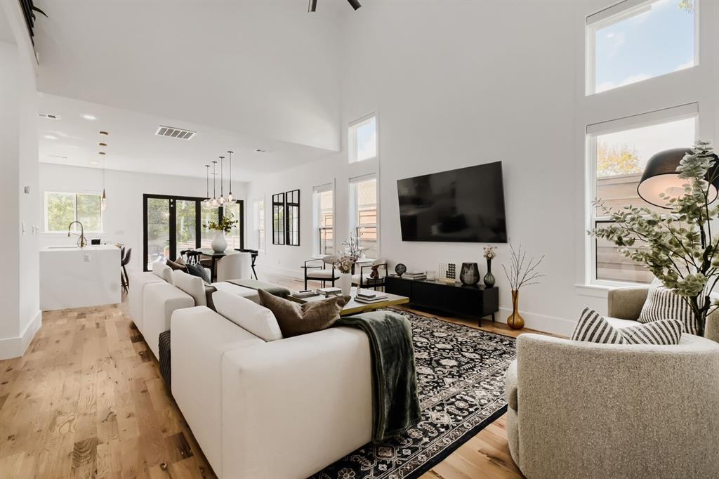 Ravinia Heights - Residential
