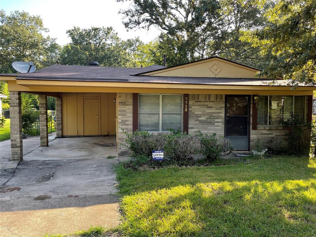This is a 3 bedroom, 1 bath house with a large bonus room that is currently leased at $1000 per month. Would make a strong addition to an investor portfolio.
