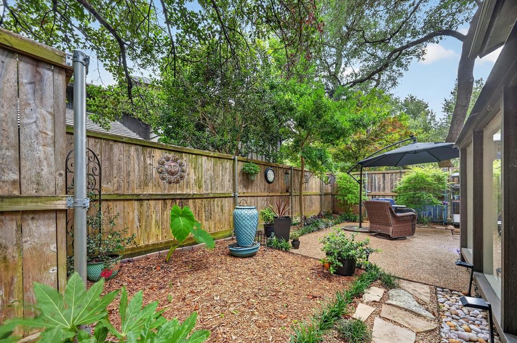 Hillcrest Villa Condos - Residential