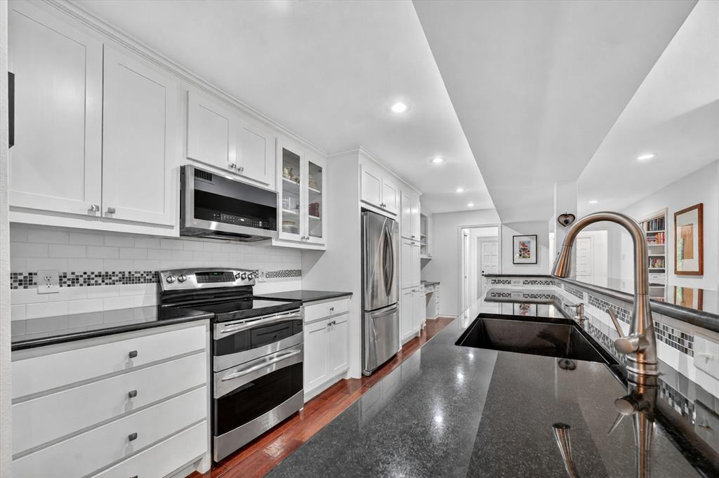 Hillcrest Villa Condos - Residential