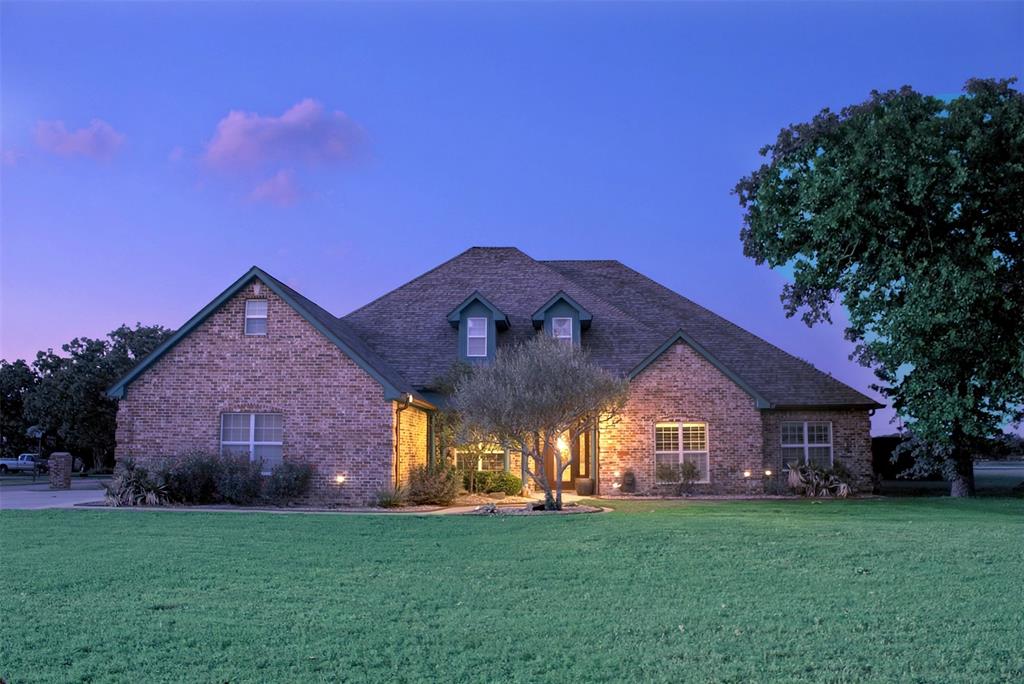 Beautiful custom 4-bedroom, 3-bath home situated on a spacious lot with outstanding curb appeal and mature landscaping. This well-designed home features an open floor plan with a large dining area perfect for entertaining and family gatherings. The spacious kitchen and living areas flow comfortably together, creating a warm and inviting atmosphere.
Additional features include:
3-car garage
Bonus upstairs room ideal for game room, office, or guest space-Walk-in attic storage
Storage shed
Privacy fenced backyard
Beautifully landscaped yard with mature trees
Spacious layout with excellent storage throughout
This property offers the perfect combination of comfort, functionality, and country-style privacy while still being conveniently located near Mineral Wells amenities.