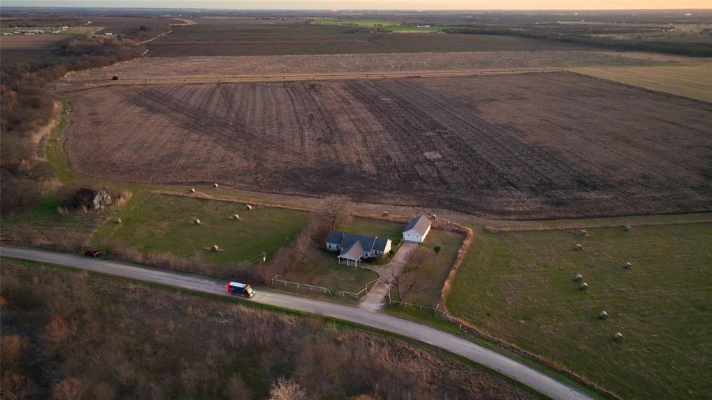 Clear land outside city limits, ready for your dream home, barn, and livestock. Right off Hwy 67 and easy access to
I35, shops and stores. Close enough to the city with no city taxes. Agricultural exempt, potential to be carried if
requirements are satisfied. Verify utilities with appropriate entities. Septic system needed, water available at the road.