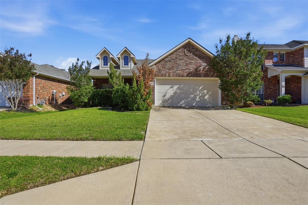 3 Bed 2 Bath 2 Car Fresh paint, cover patio, Gas appliances, Fireplace. Island in kitchen, good neighborhood. Close to shopping and schools. HOA has nice swimming pool. Easy access to 820 & I 35 W. This can be your forever, Hom. Come take a look, you won't be disappointed. This is not looking to last long.