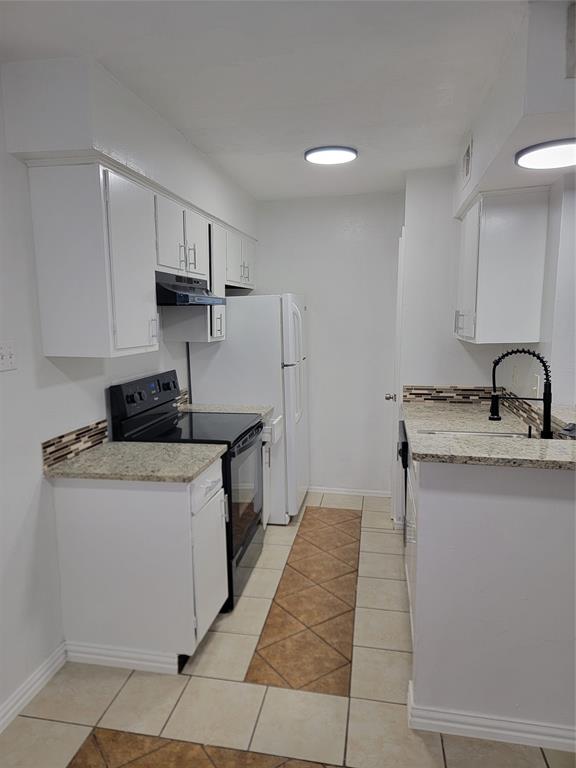 the burgundy condominiums - Residential