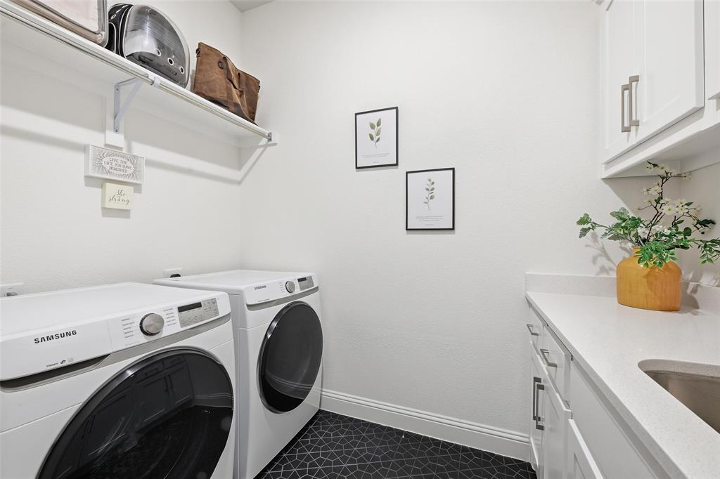 Tavolo Park Ph 4 - Residential