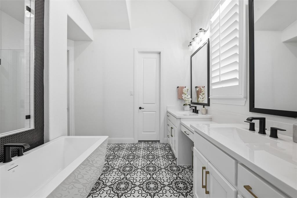 Tavolo Park Ph 4 - Residential