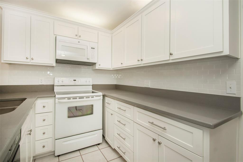 Country Place Twnhs 01 - Residential Lease